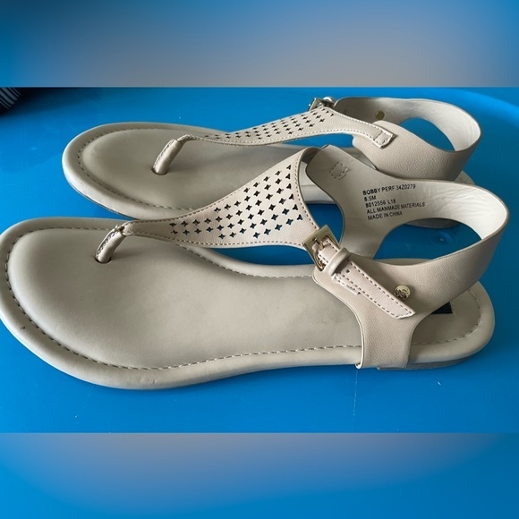 Jones New York Tan Thong Sandals Size 8.5 - Picture 6 of 11